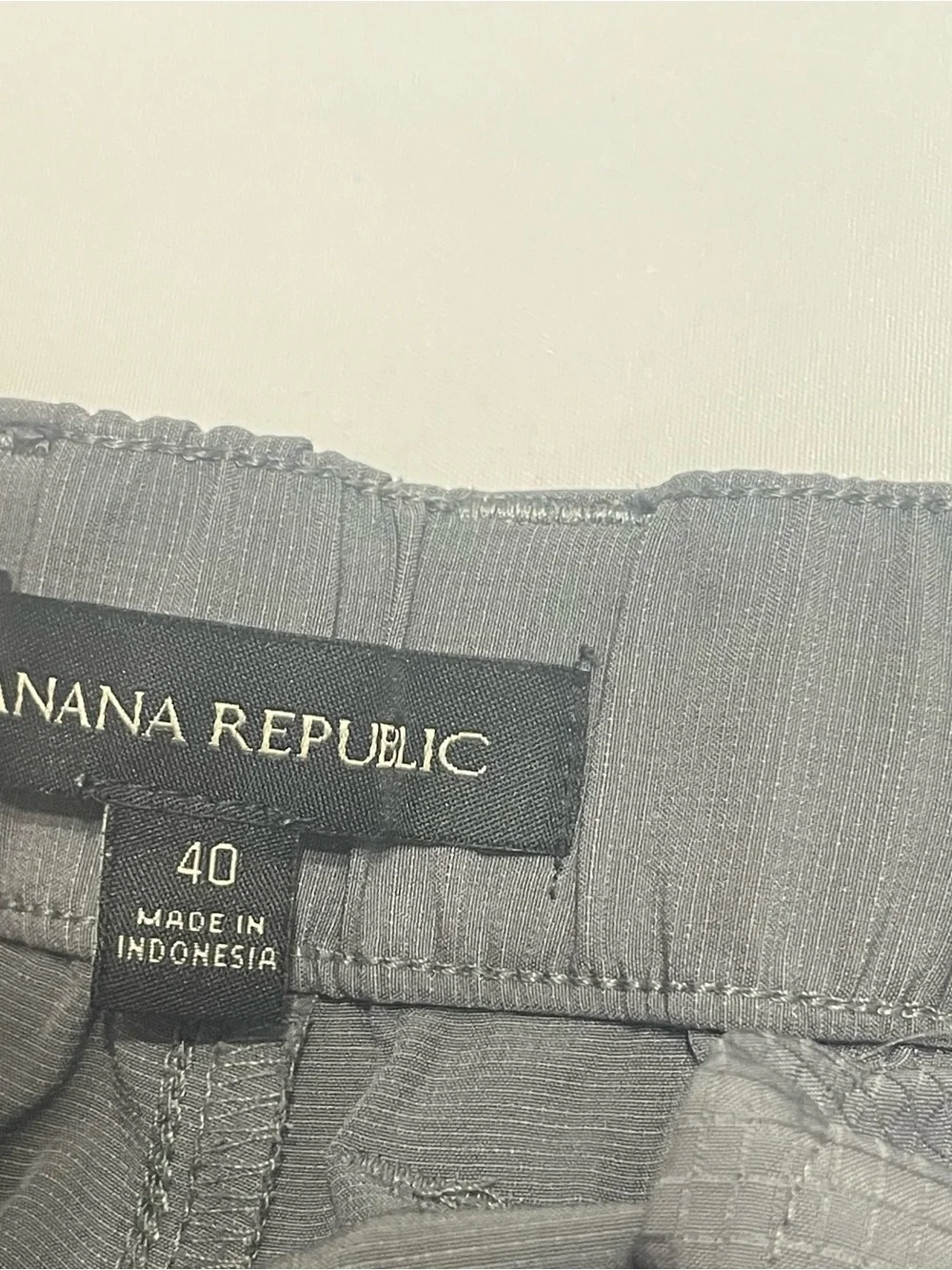 Banana Republic Men's Gray Flat-Front Performance Shorts